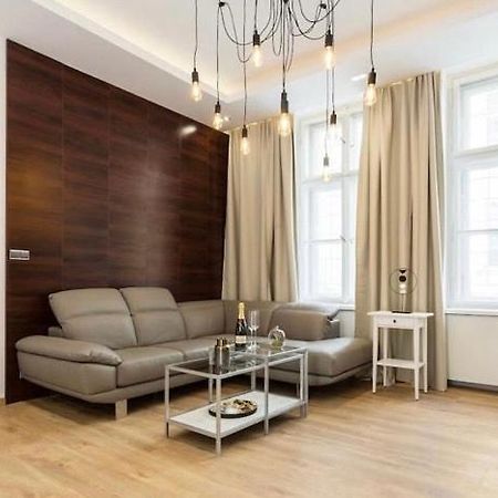 Luxury Apartment On Wenceslas Square Praga Zewnętrze zdjęcie